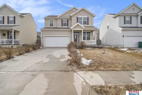 7388 N 89th St, Omaha, NE 68122