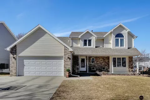 7045 Beaver Hollow Cir, Lincoln, NE 68516