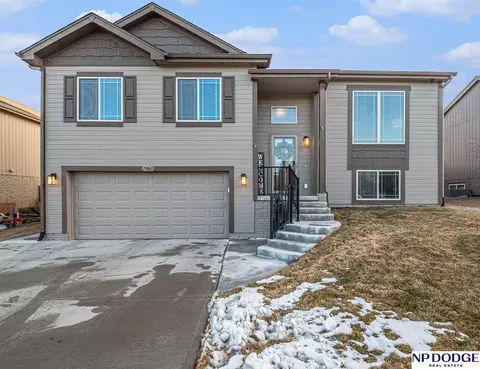 19065 Robin Dr, Omaha, NE 68136