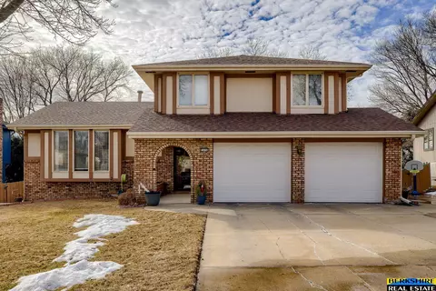5836 S 107 St, Omaha, NE 68127