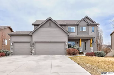 1808 Tammy St, Bellevue, NE 68123