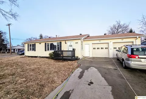 4555 N 16 St, Omaha, NE 68110