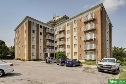 500 S 37 St #502, Omaha, NE 68105