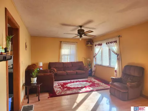 1220 N 9th St, Beatrice, NE 68310 photo 2