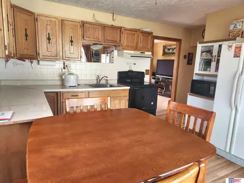 1220 N 9th St, Beatrice, NE 68310 photo 5