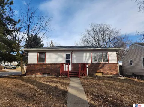 1220 N 9th St, Beatrice, NE 68310