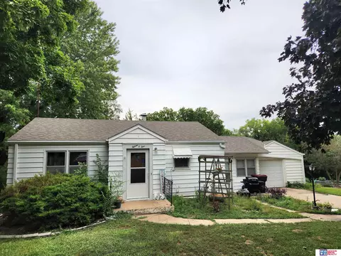 1504 S 9th St, Beatrice, NE 68310