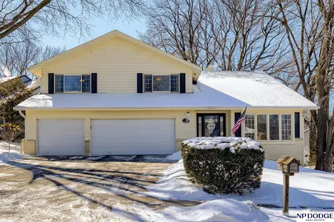 510 Laurel Dr, Bellevue, NE 68005