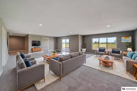 614 N 106th St, Lincoln, NE 68527