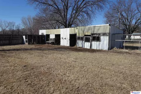 Exterior - 123 Westgate Dr, Ames, NE 68621 photo 3 of 5