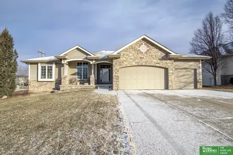 15142 Taylor St, Omaha, NE 68116