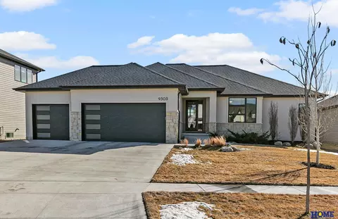 9303 Swan Creek Rd, Lincoln, NE 68520