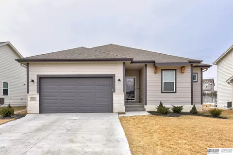 21521 I St, Elkhorn, NE 68022