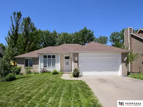 5019 Valley Forge Rd, Lincoln, NE 68521