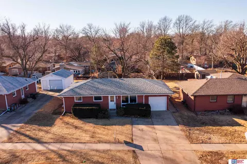 7611 Holdrege St, Lincoln, NE 68505