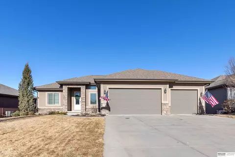 20512 Boyd St, Omaha, NE 68022