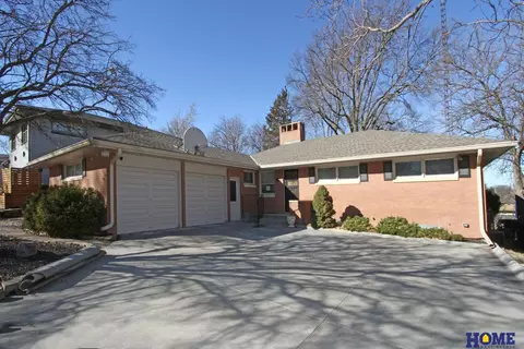 2821 S 46th St, Lincoln, NE 68506