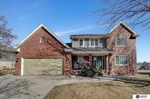 3414 Crown Pointe Rd, Lincoln, NE 68506
