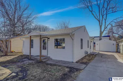 3235 Potter St, Lincoln, NE 68503