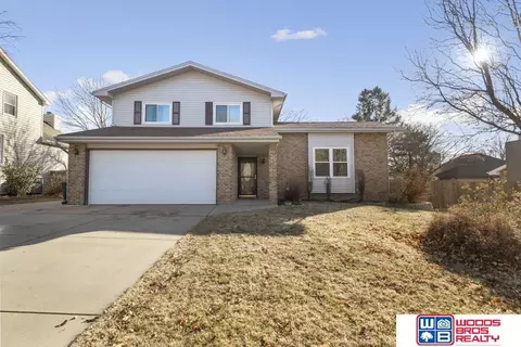 8011 Cooper Ave, Lincoln, NE 68506