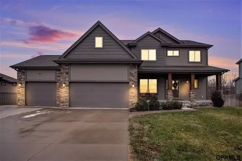 2005 Meadowlark Ln, Bellevue, NE 68123