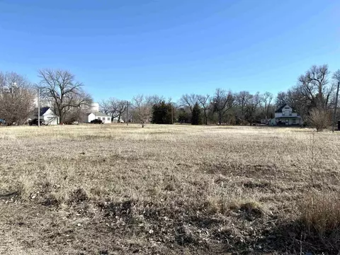 711 10th Ave, Fairmont, NE 68354