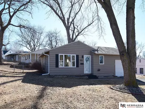 3305 S 48th St, Omaha, NE 68106