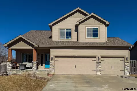 18816 Redwood St, Omaha, NE 68136