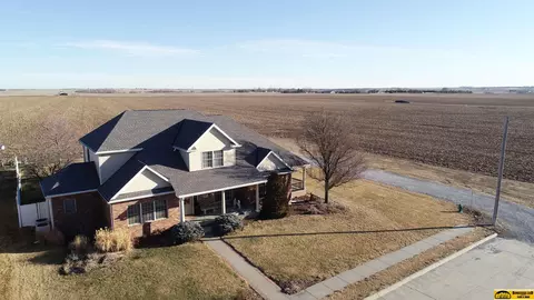 2010 Irving St, Beatrice, NE 68310 photo 2