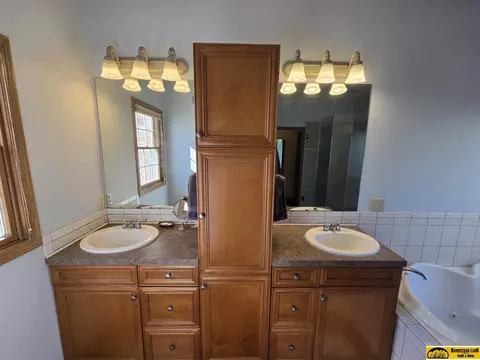 2010 Irving St, Beatrice, NE 68310 photo 11