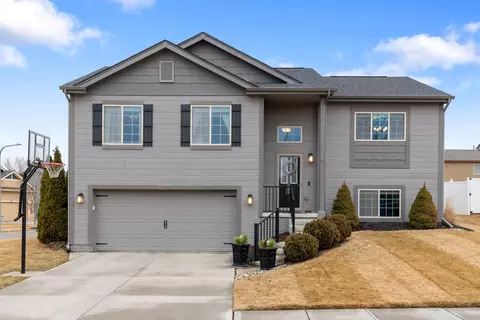 16428 Redman Ave, Omaha, NE 68116