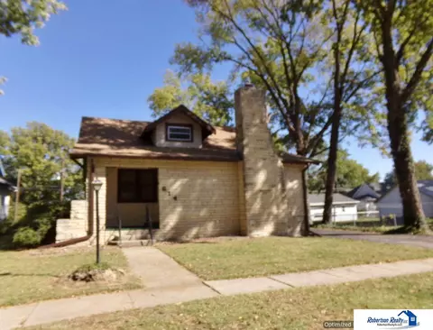 614 N 8 Th St, Wymore, NE 68466