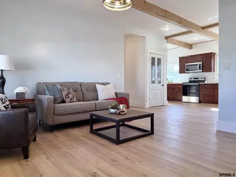 401 E Main St, Bruning, NE 68322 photo 3