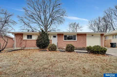 331 Skyway Rd, Lincoln, NE 68505
