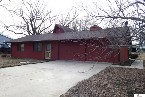 309 Cedar St, Friend, NE 68359