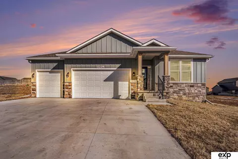 19856 Andresen St, Omaha, NE 68135