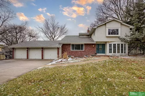 216 S 123rd St, Omaha, NE 68154