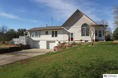 599 266th Rd, Milford, NE 68405