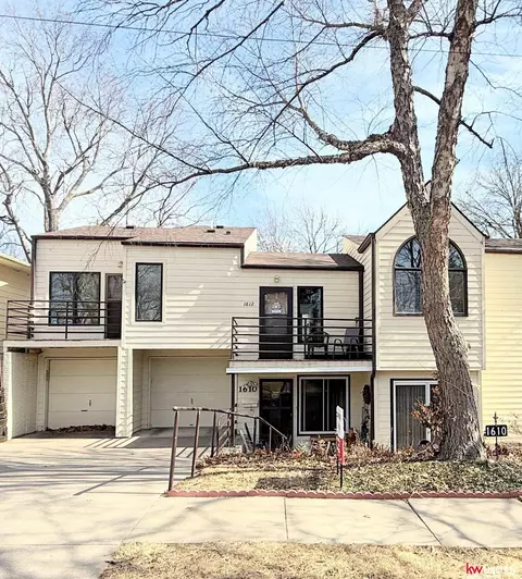 1612 N 67 St, Lincoln, NE 68505