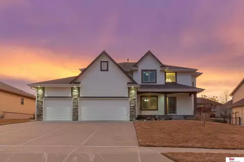 12448 S 81 St, Papillion, NE 68046