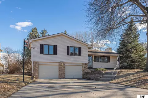 5623 S 104 Ave, Omaha, NE 68127