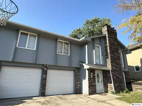 5612 N 115 Avenue Cir, Omaha, NE 68164