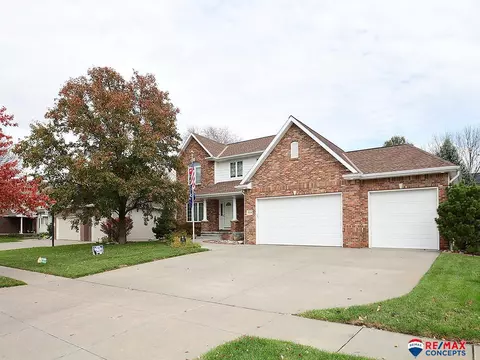 6006 S 88th St, Lincoln, NE 68526
