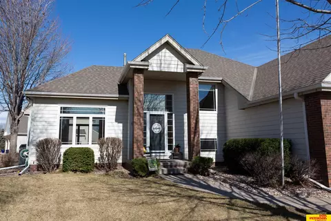 622 Thornbird Dr, Fremont, NE 68025