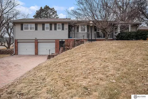 12723 Emile Cir, Omaha, NE 68154