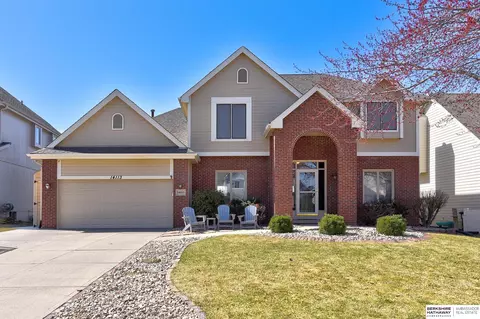 14113 Sahler St, Omaha, NE 68164