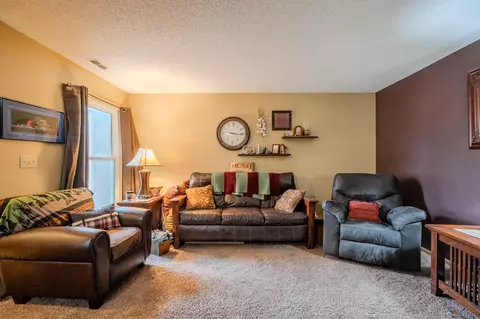 508 NW 17th Cir, Lincoln, NE 68528