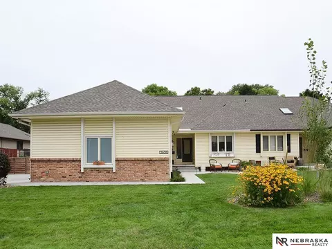 3608 S 74th St, Omaha, NE 68124