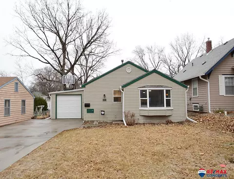 4034 L St, Lincoln, NE 68510