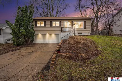 6523 Newport Ave, Omaha, NE 68152